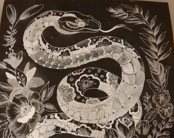 Intreccio di serpente fra le rose